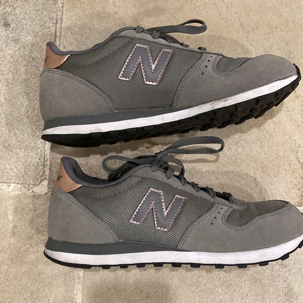 New balance 311 tennis shoes